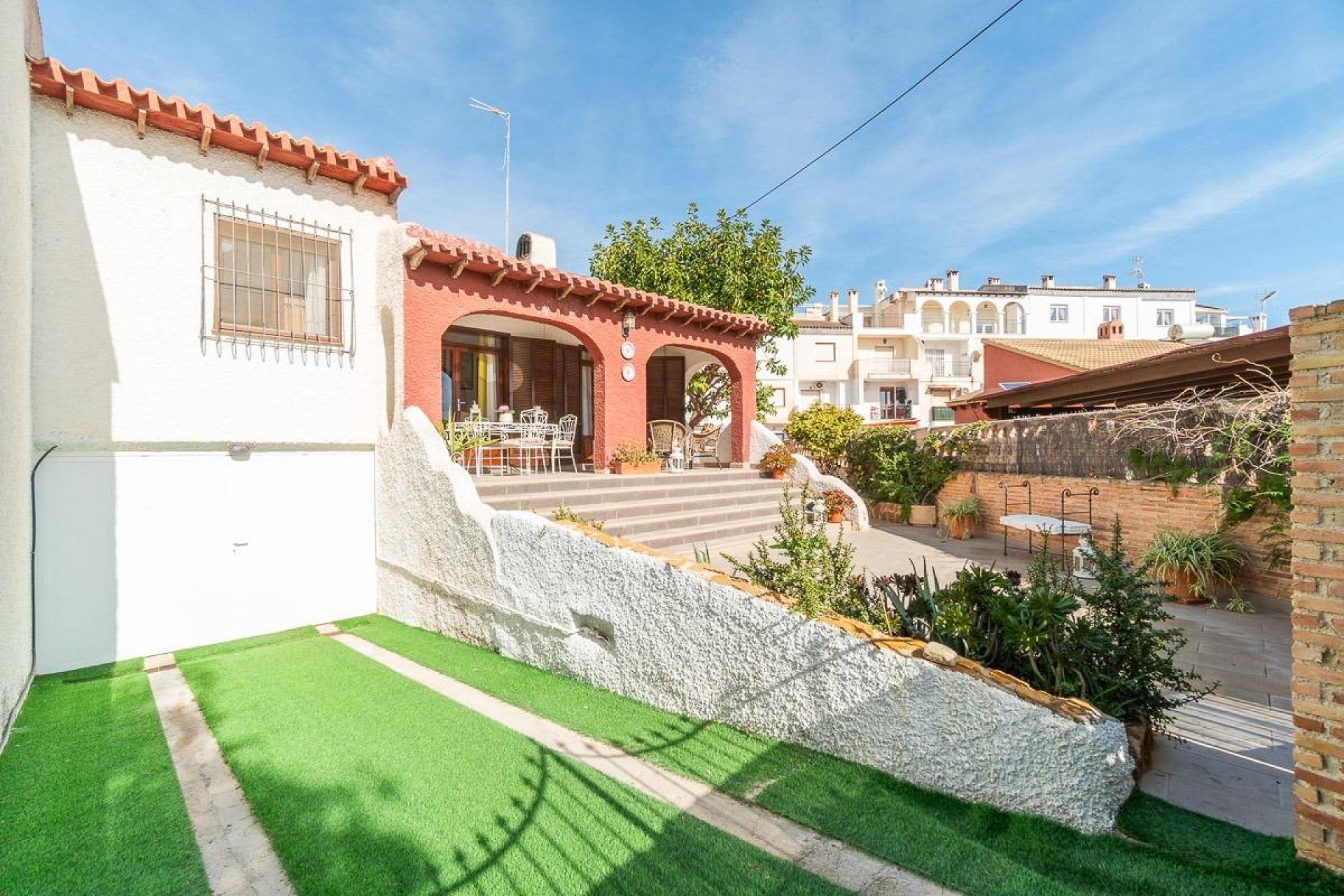 Resale - Villa -
Orihuela Costa - Punta Prima