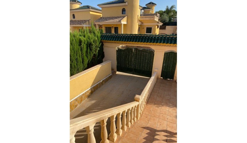 Resale - Villa -
Orihuela Costa - Villamartín-las Filipinas