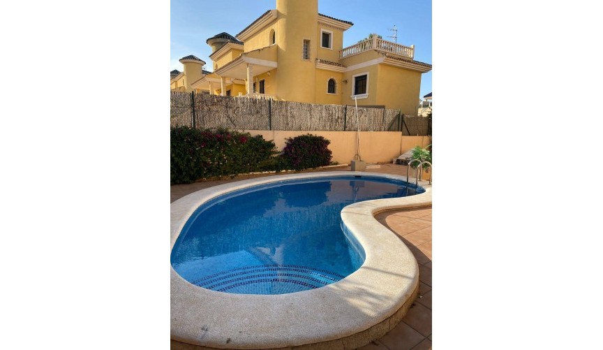 Resale - Villa -
Orihuela Costa - Villamartín-las Filipinas