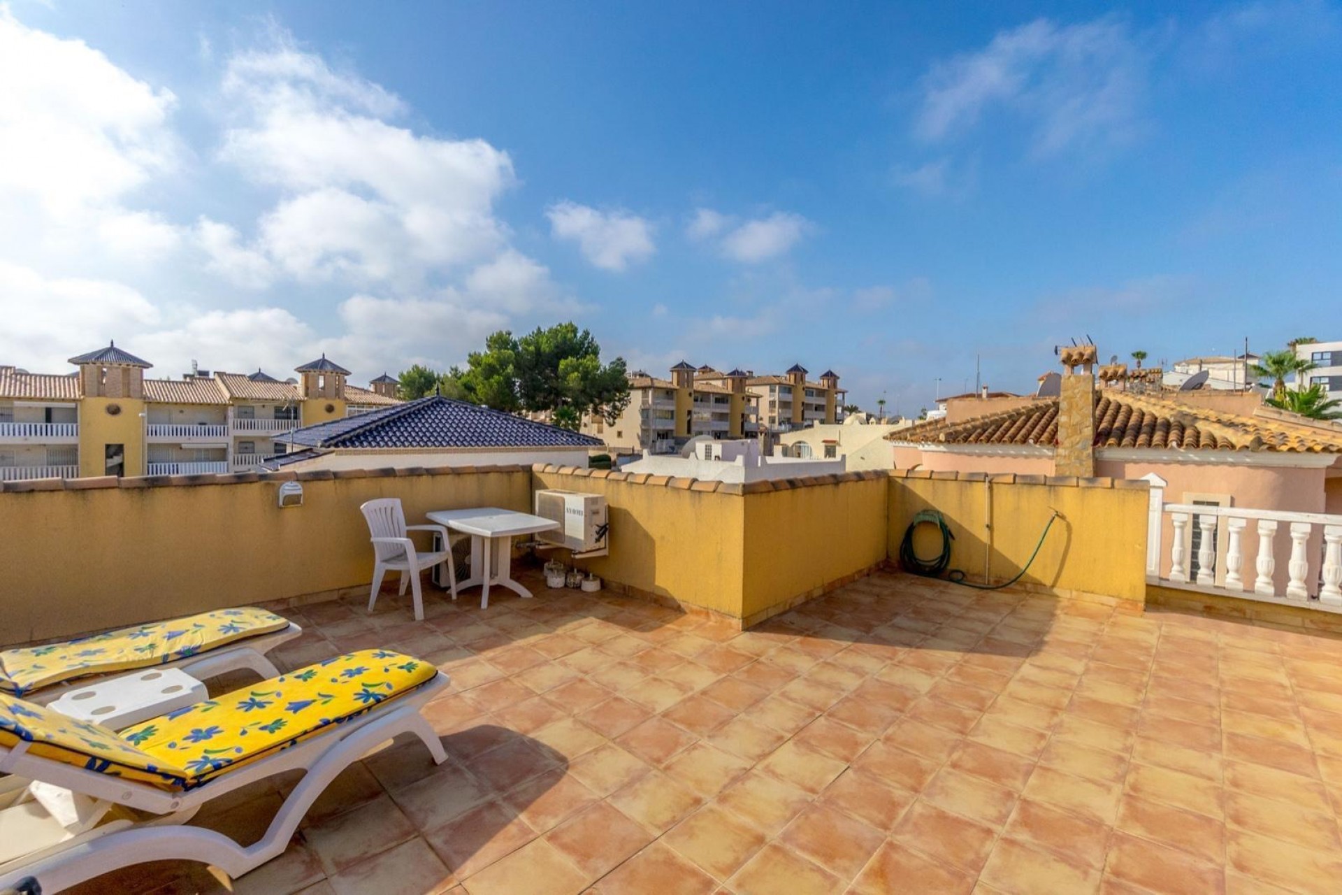 Resale - Villa -
Orihuela Costa - Villamartín