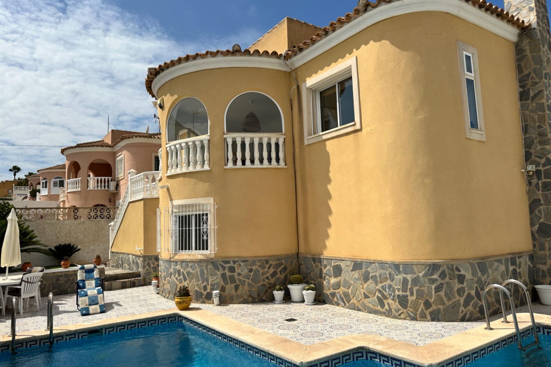 Resale - Villa -
Orihuela Costa - Villamartín