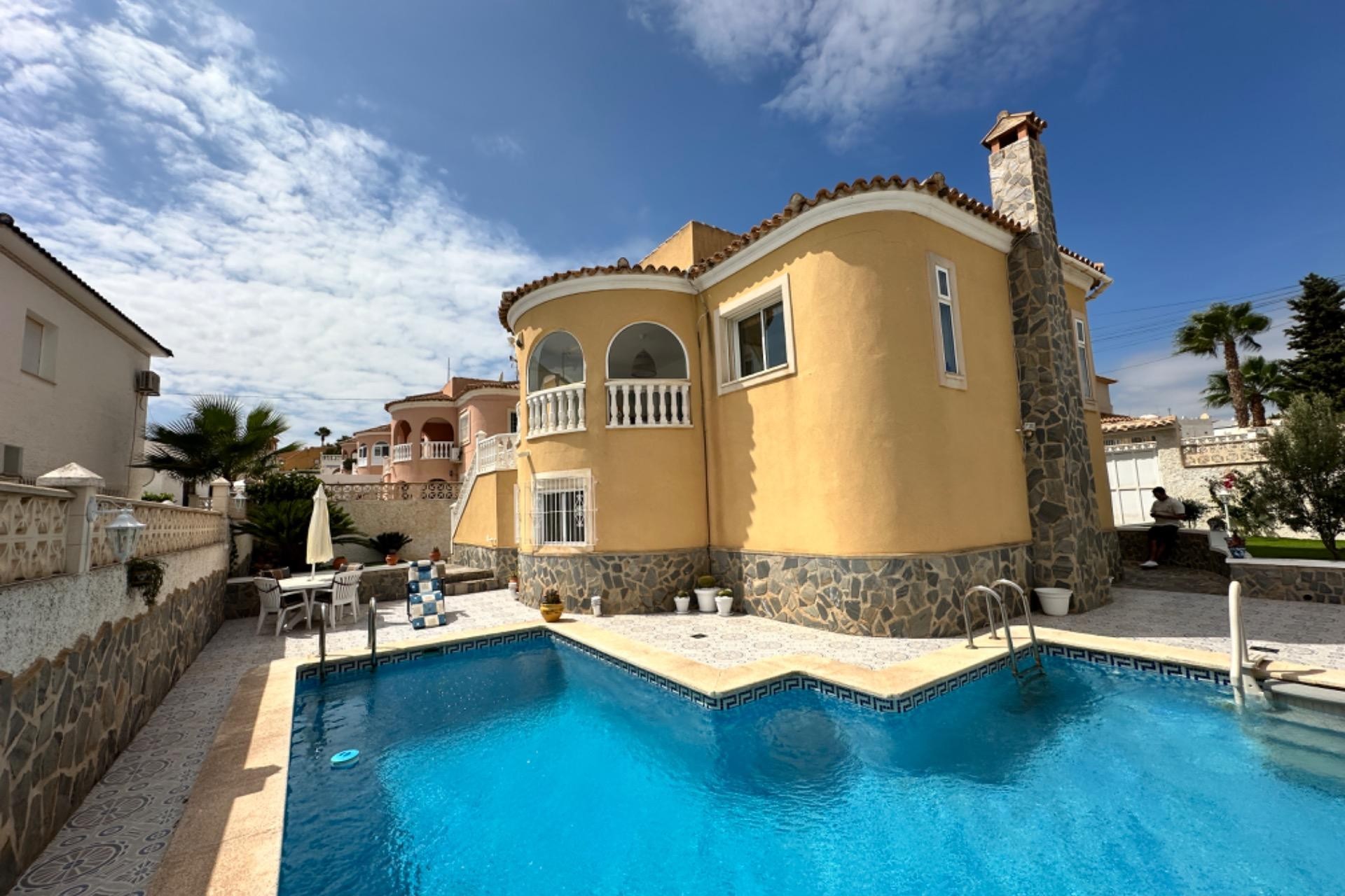 Resale - Villa -
Orihuela Costa - Villamartín