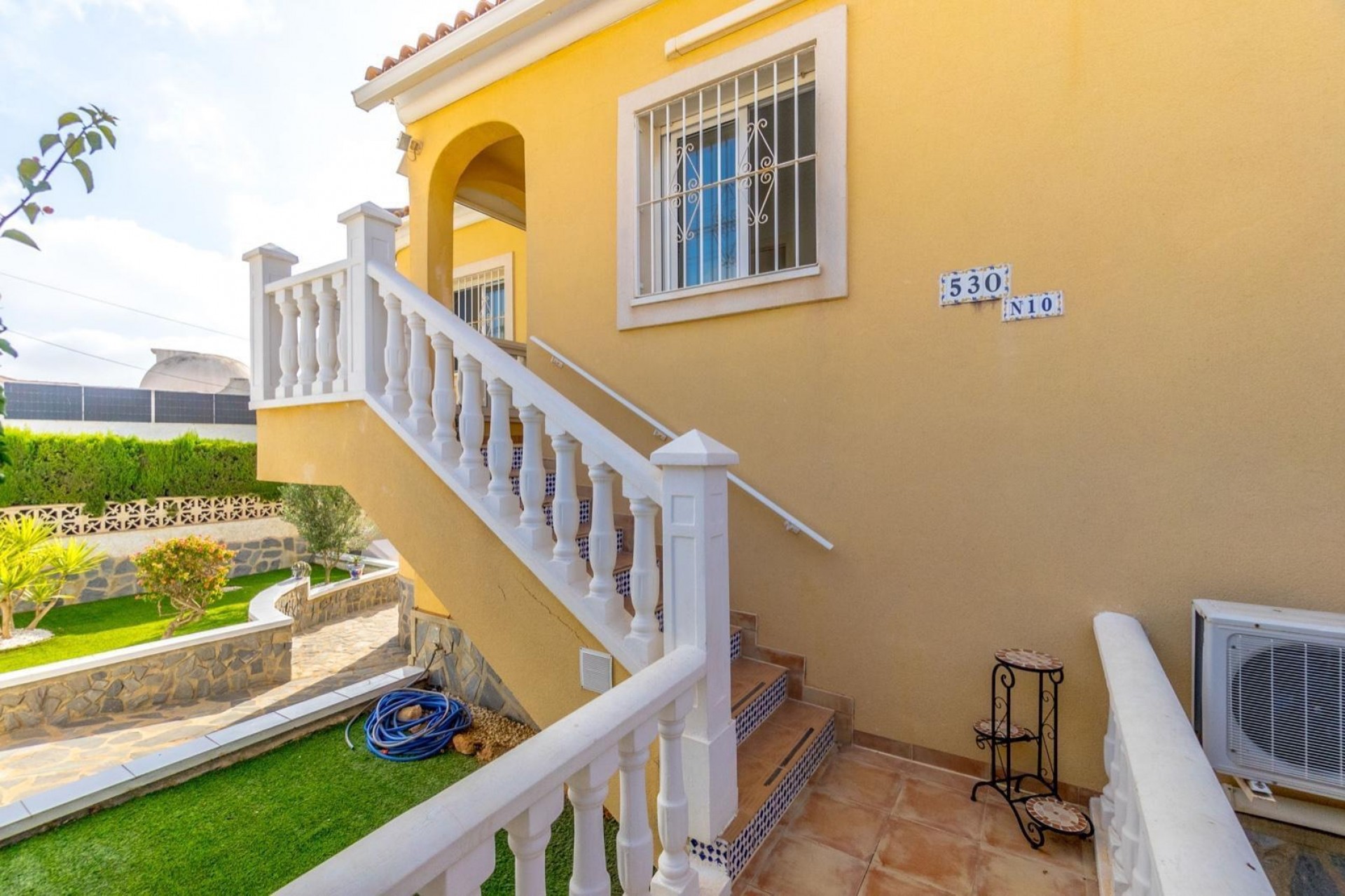 Resale - Villa -
Orihuela Costa - Villamartín