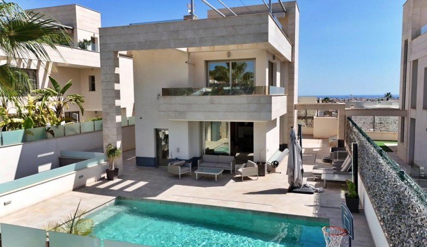 Resale - Villa -
Orihuela Costa - Villamartín