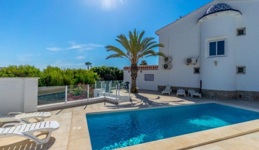 Resale - Villa -
Orihuela - Inland