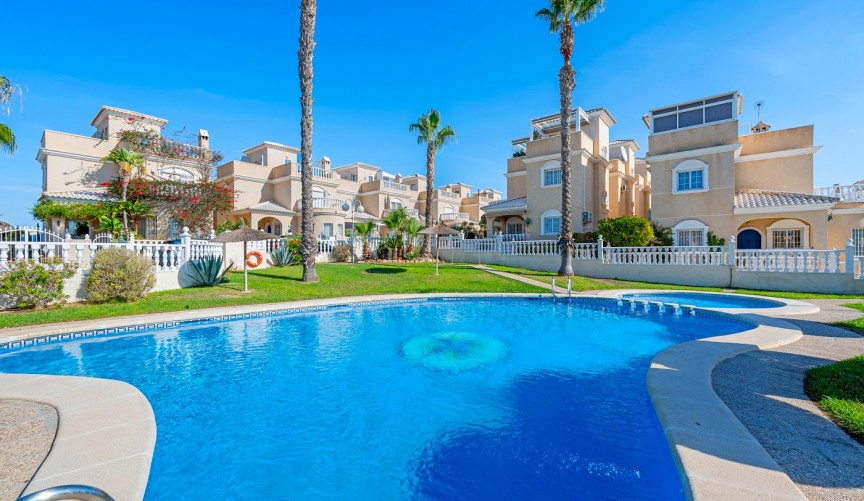 Resale - Villa -
Orihuela - Inland