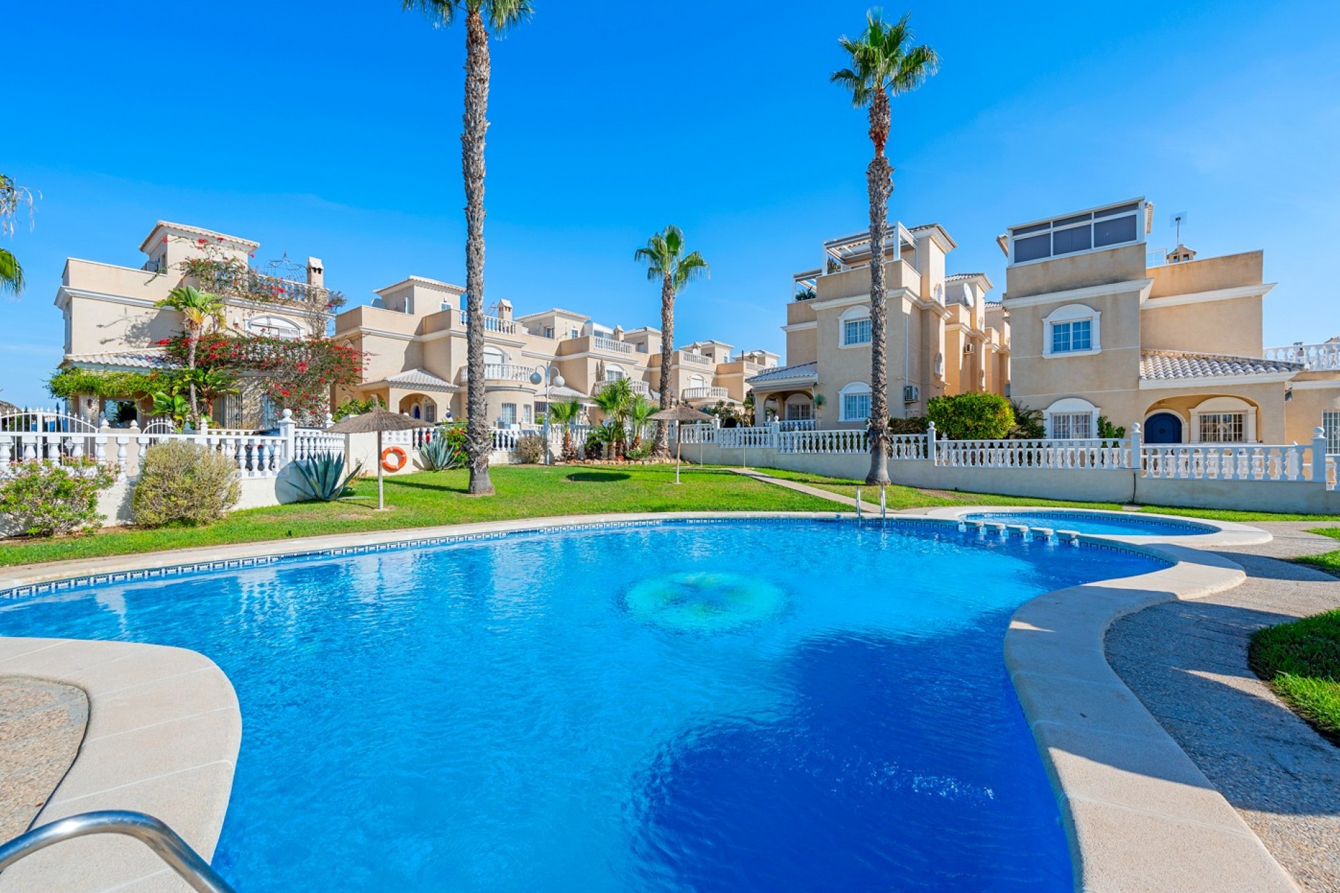 Resale - Villa -
Orihuela - Inland