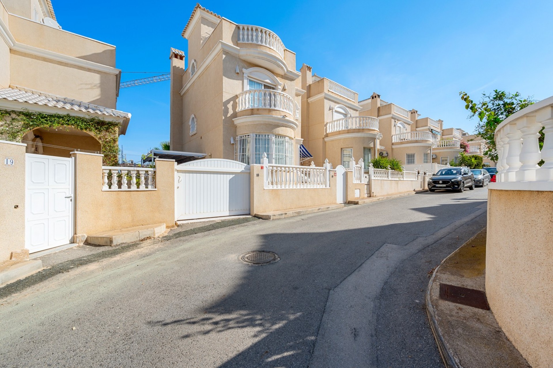 Resale - Villa -
Orihuela - Inland