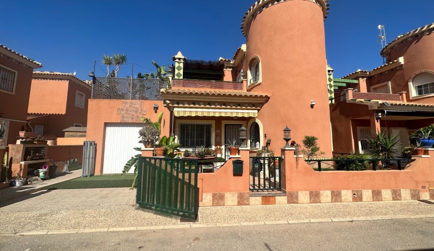 Resale - Villa -
Orihuela - Inland