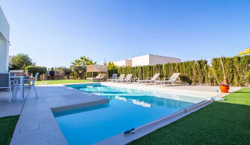 Resale - Villa -
Orihuela - Inland