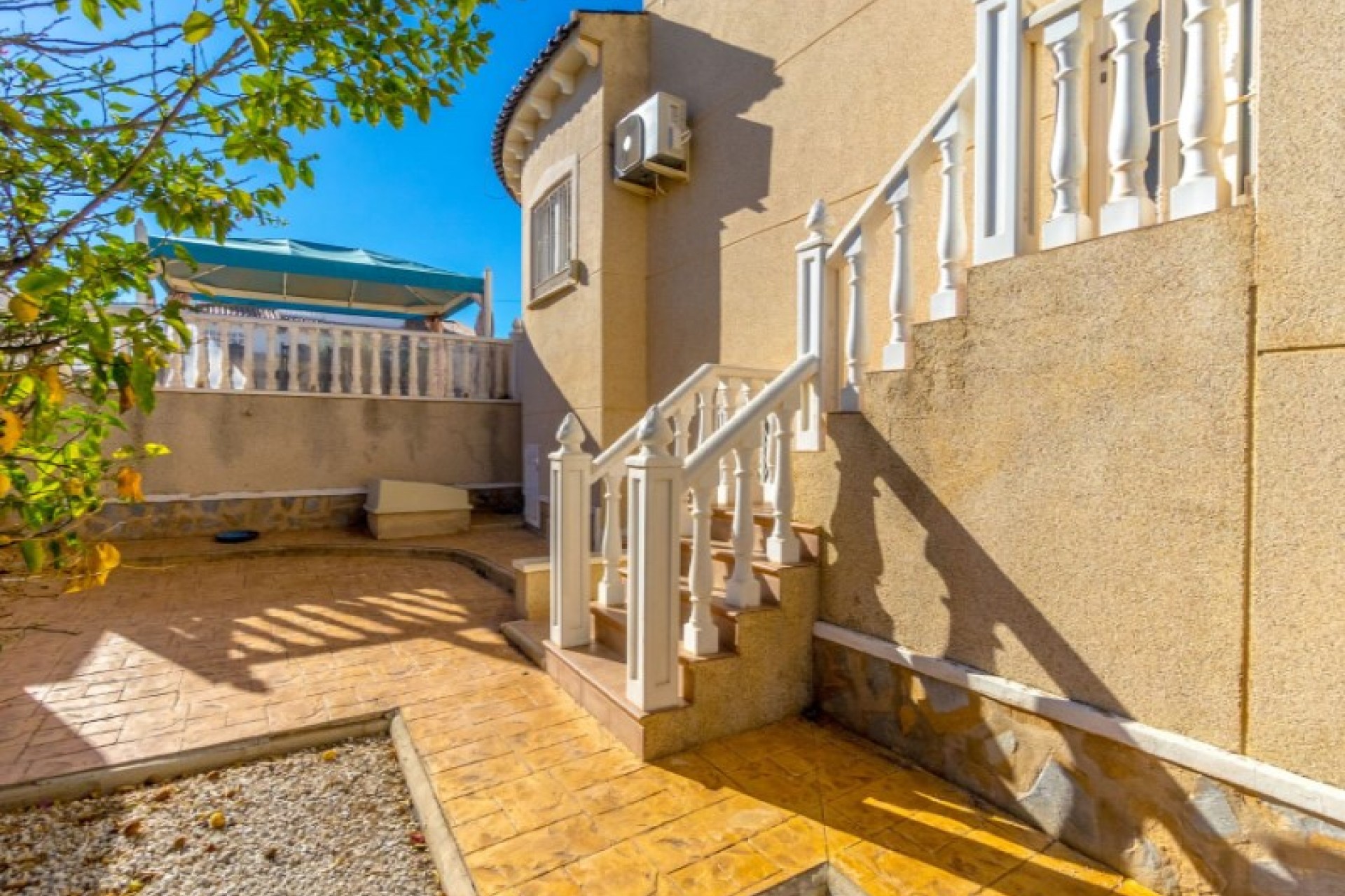 Resale - Villa -
Orihuela - Inland