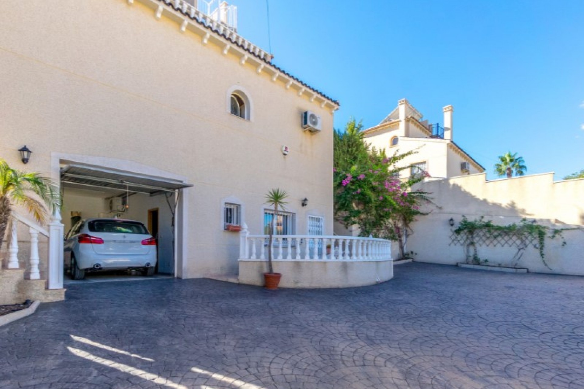 Resale - Villa -
Orihuela - Inland