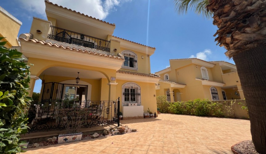 Resale - Villa -
Orihuela - Inland