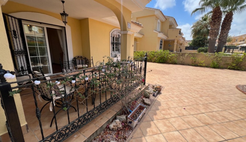 Resale - Villa -
Orihuela - Inland