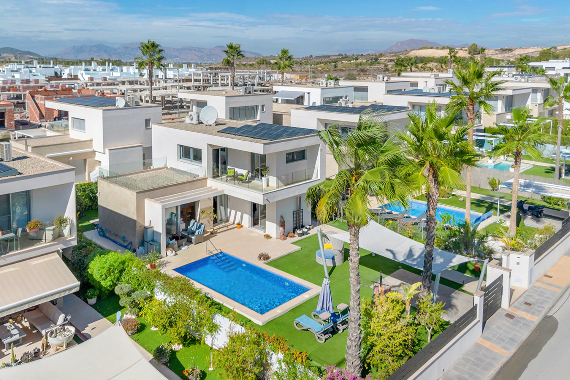 Resale - Villa -
Orihuela - Inland