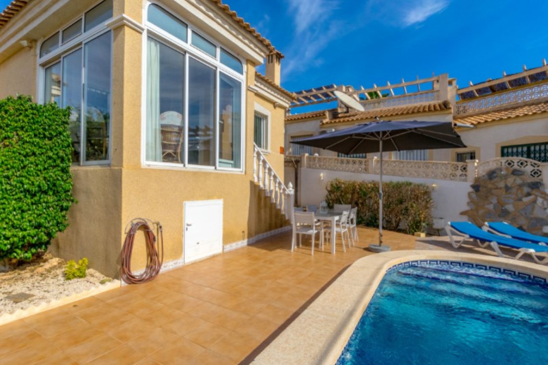 Resale - Villa -
Orihuela - Inland