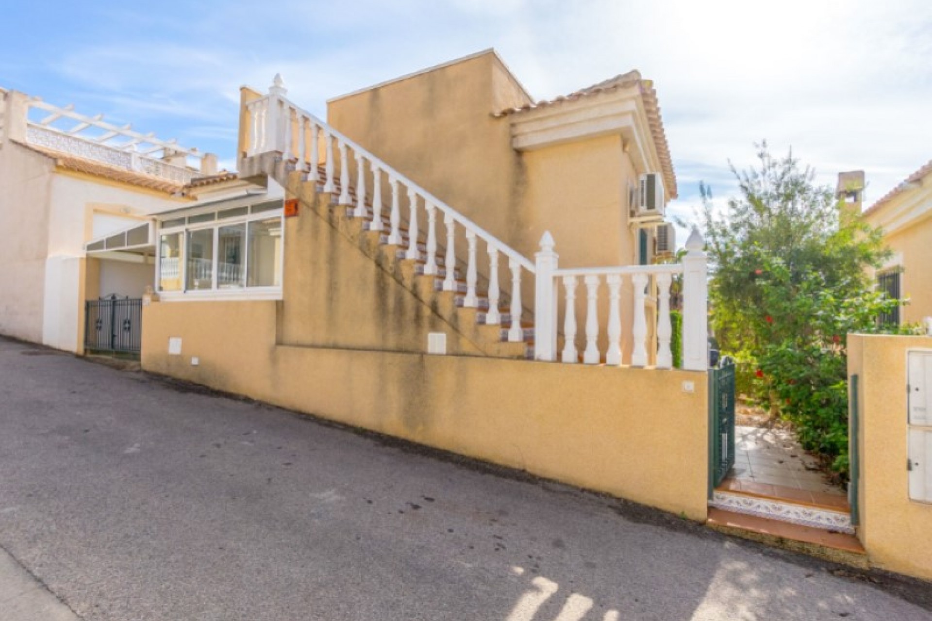 Resale - Villa -
Orihuela - Inland