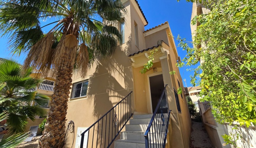 Resale - Villa -
Orihuela - Inland