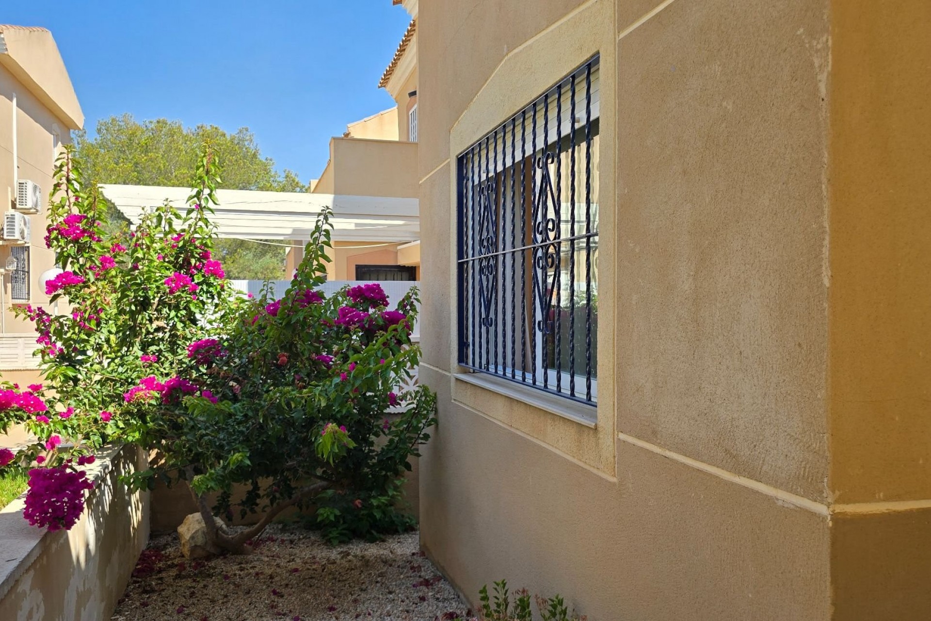 Resale - Villa -
Orihuela - Inland