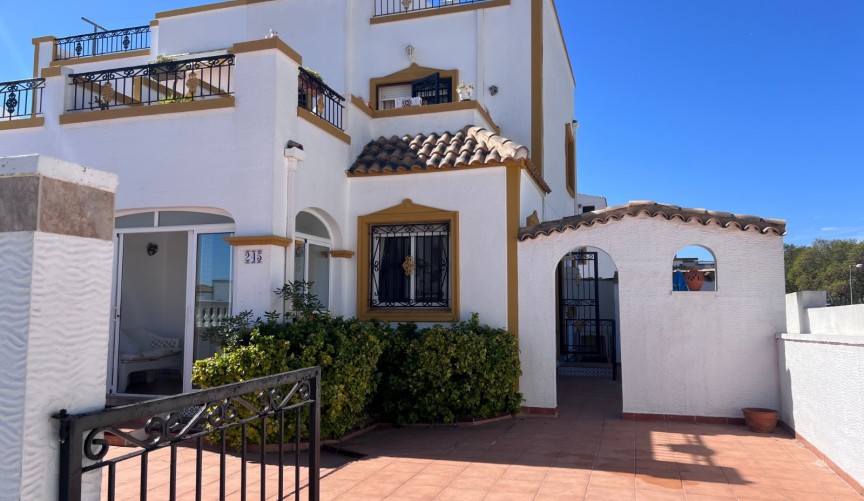 Resale - Villa -
Orihuela - Inland