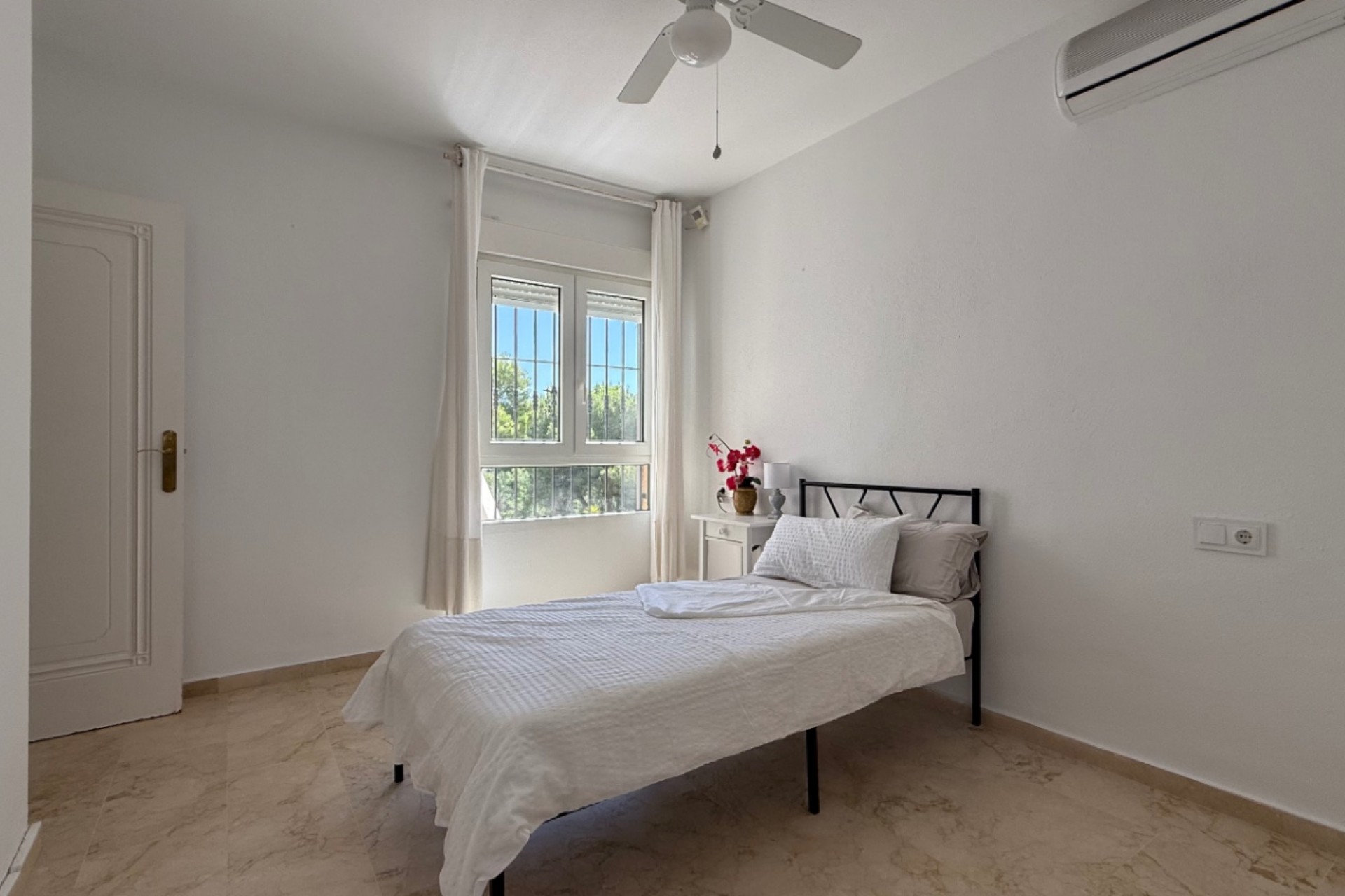 Resale - Villa -
Orihuela - Inland