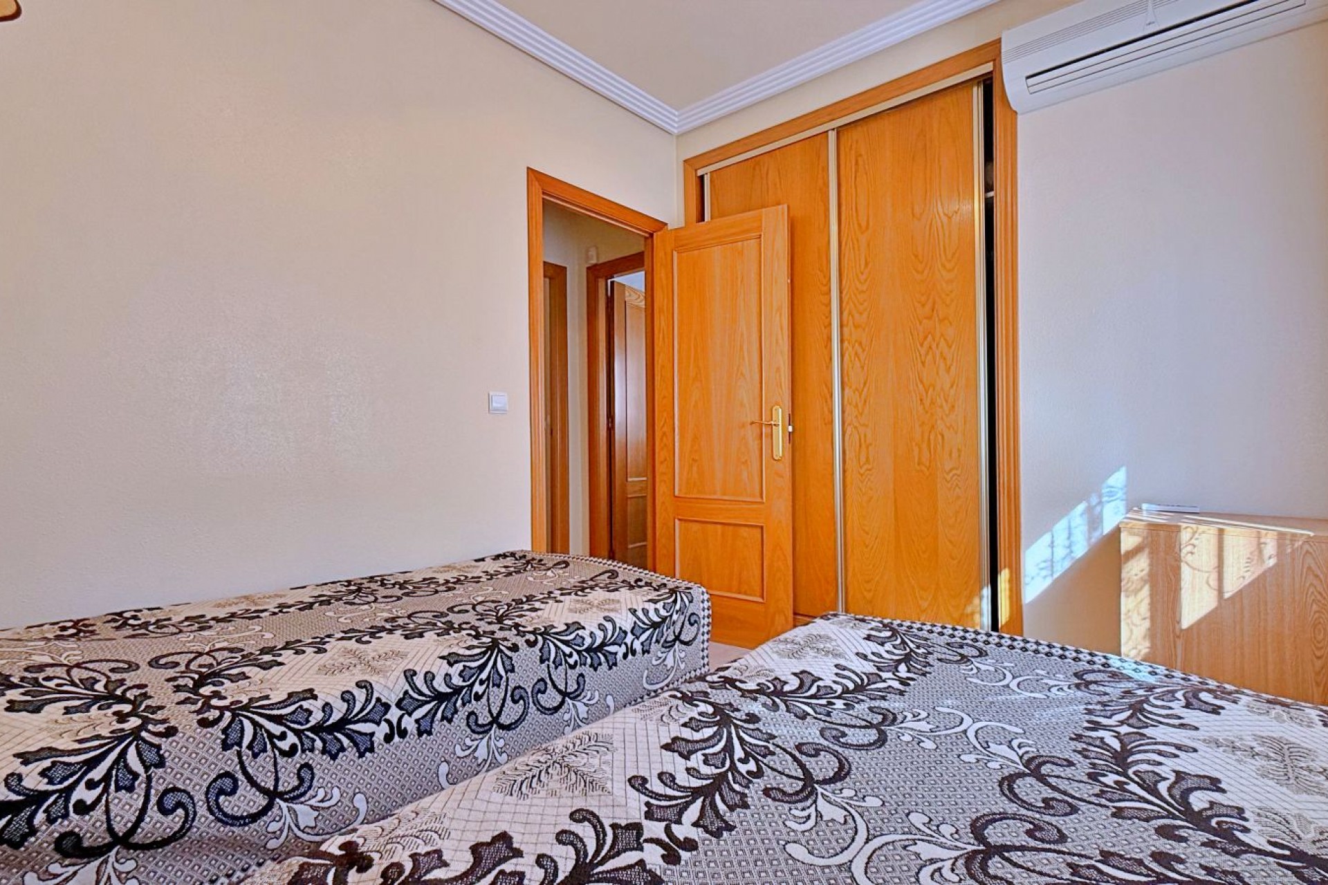 Resale - Villa -
Orihuela - Inland