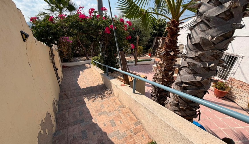 Resale - Villa -
Orihuela - Inland