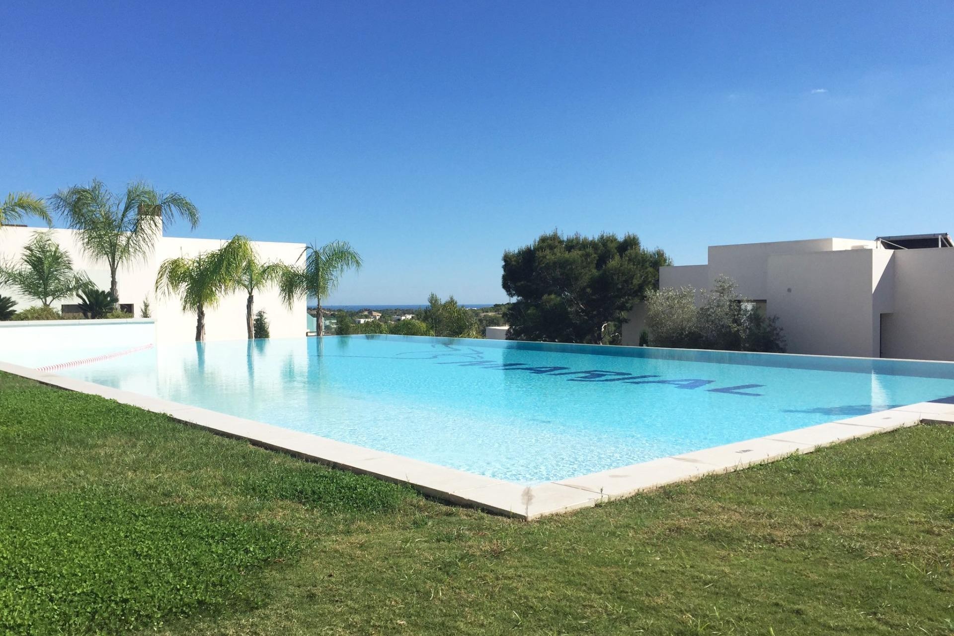 Resale - Villa -
Orihuela - Las Colinas Golf