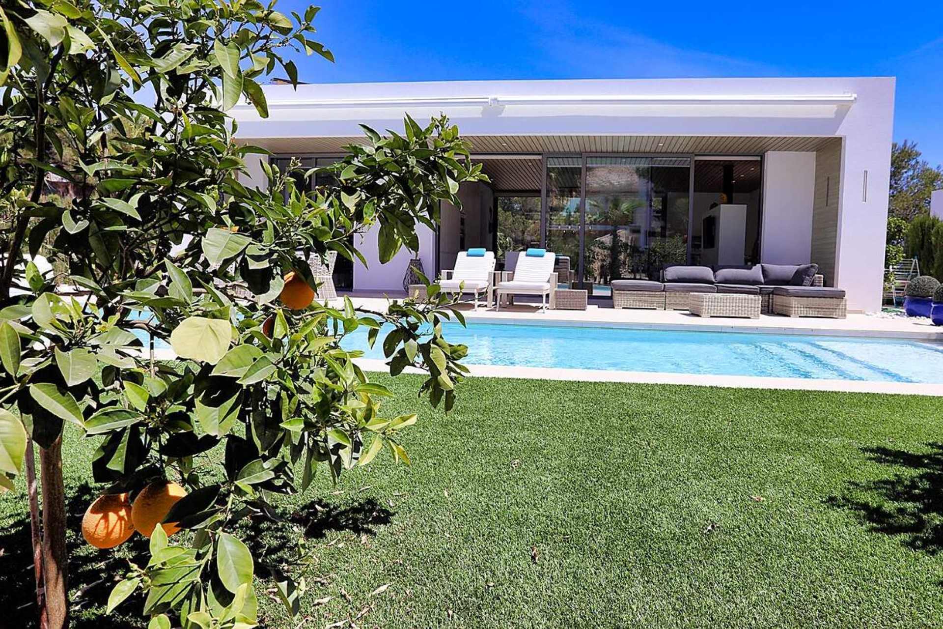 Resale - Villa -
Orihuela - Las Colinas Golf