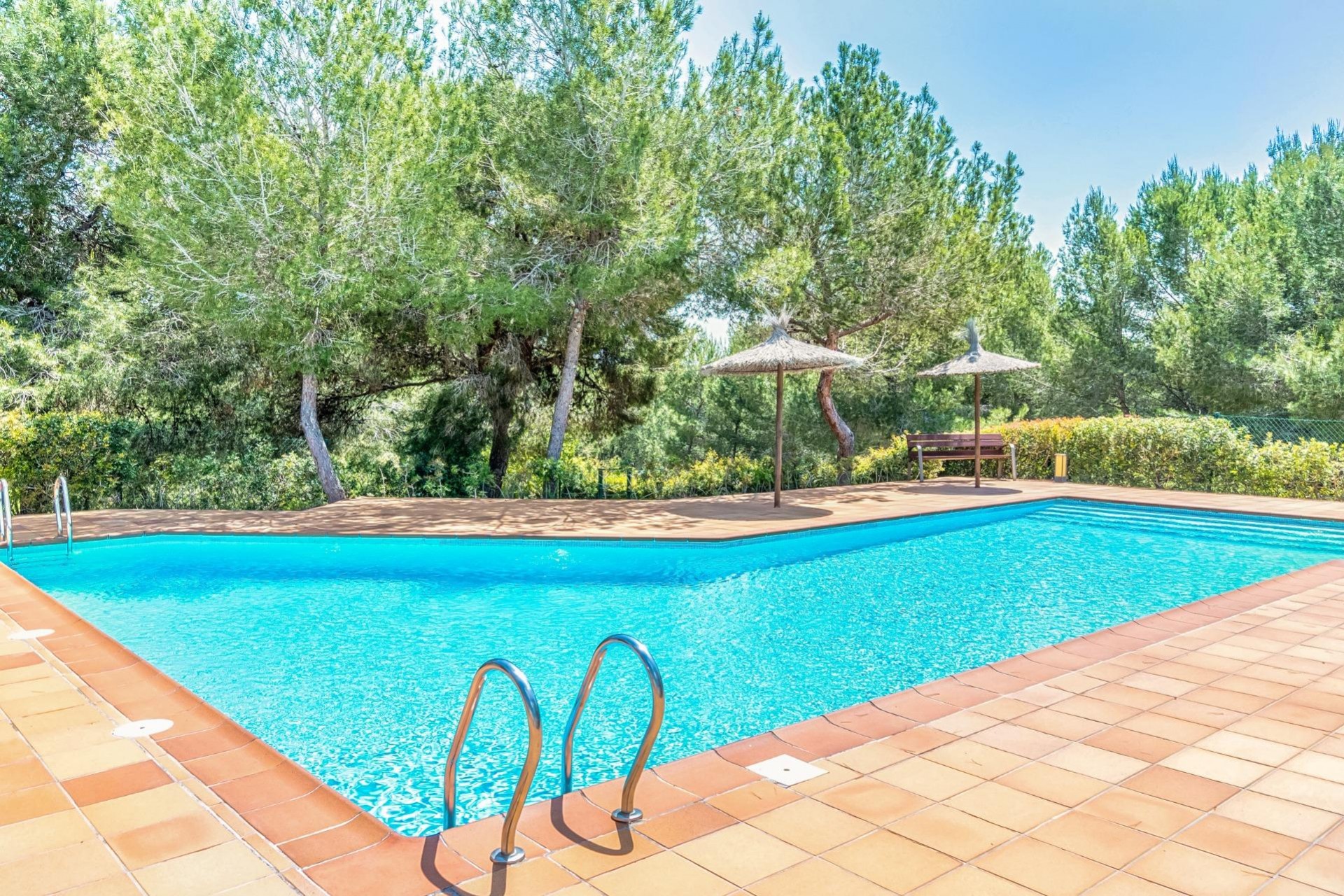 Resale - Villa -
Orihuela - Las Colinas Golf