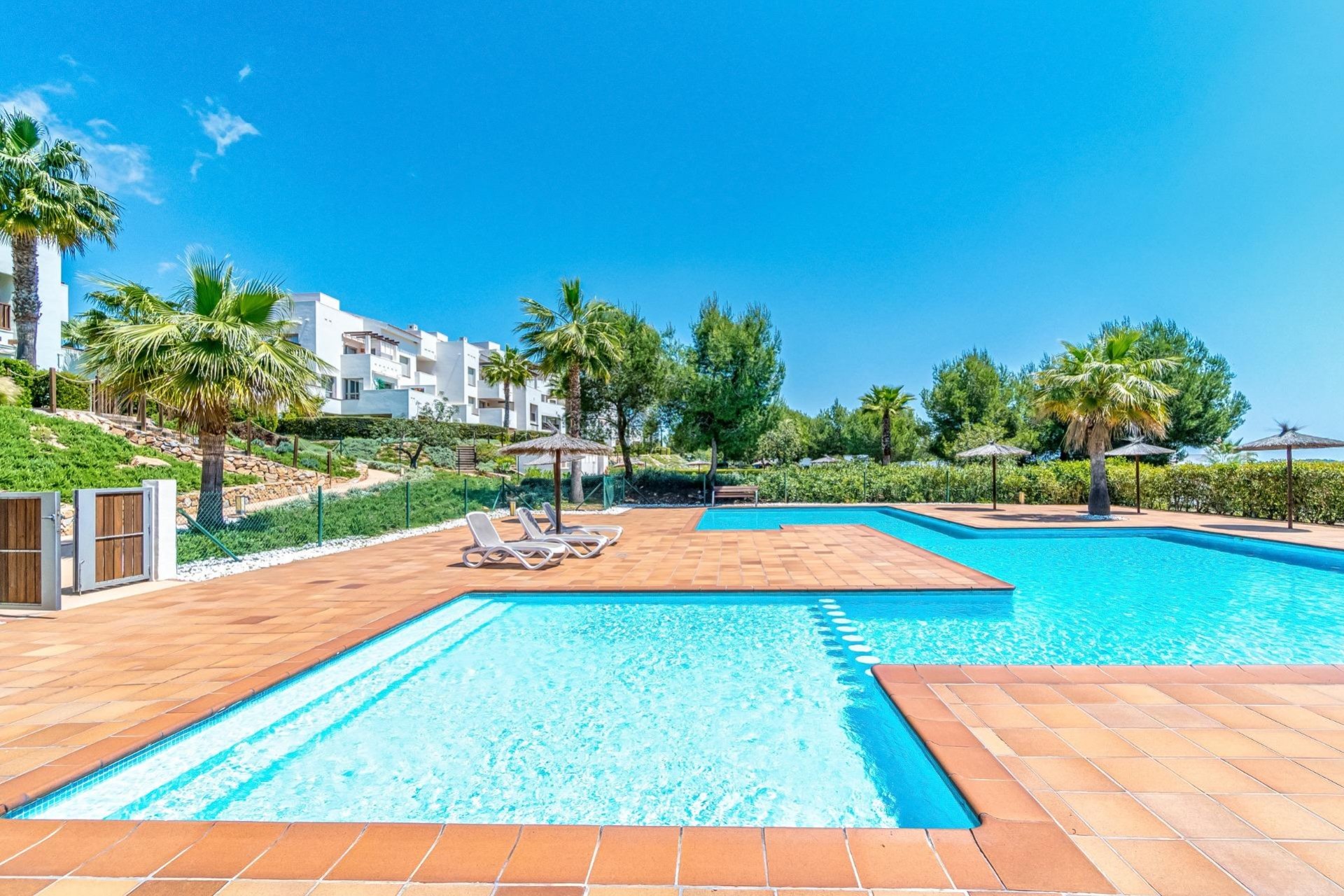 Resale - Villa -
Orihuela - Las Colinas Golf