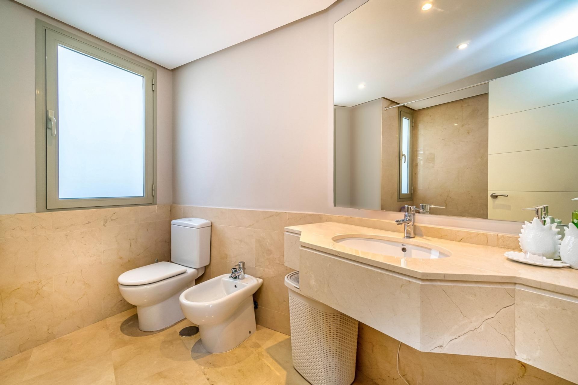 Resale - Villa -
Orihuela - Las Colinas Golf