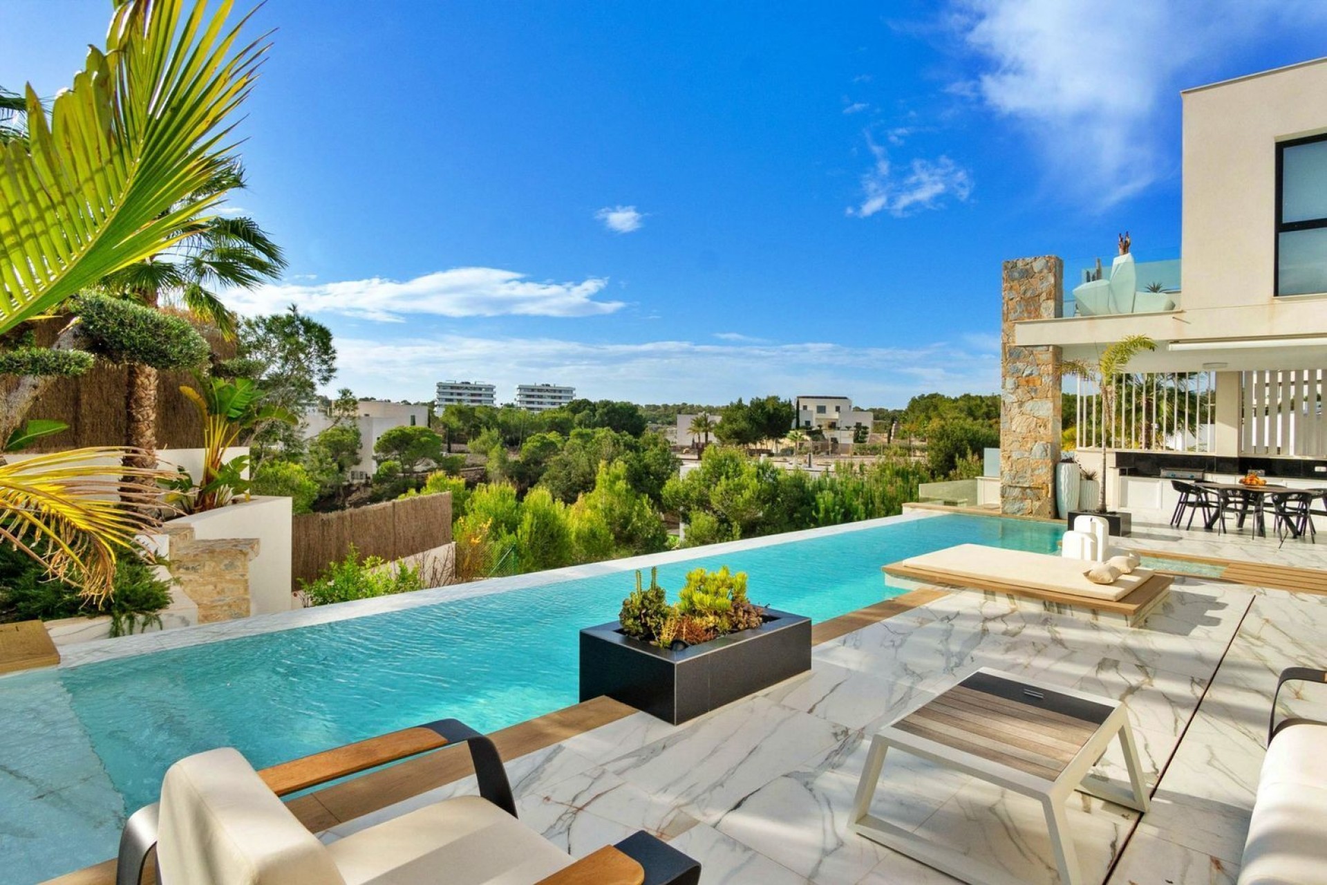 Resale - Villa -
Orihuela - Las Colinas Golf