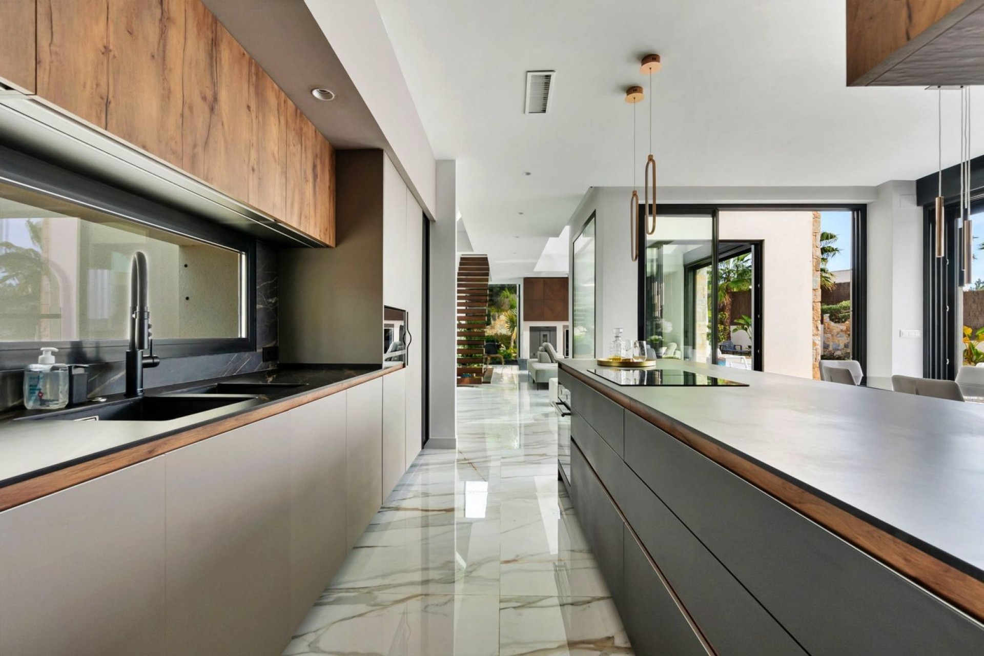 Resale - Villa -
Orihuela - Las Colinas Golf