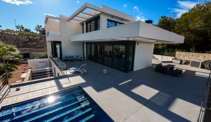 Resale - Villa -
Orihuela - Las Colinas Golf