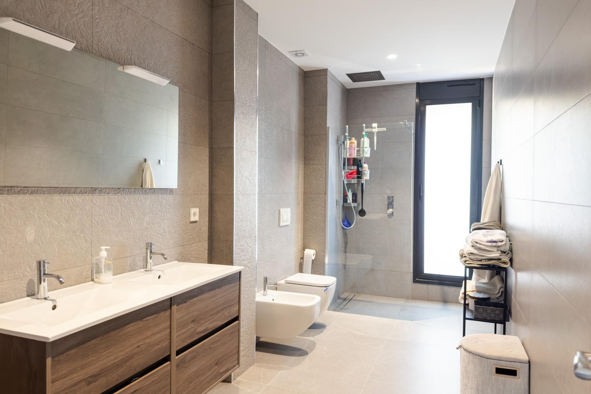 Resale - Villa -
Orihuela - Las Colinas Golf