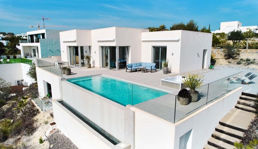 Resale - Villa -
Orihuela - Las Colinas Golf