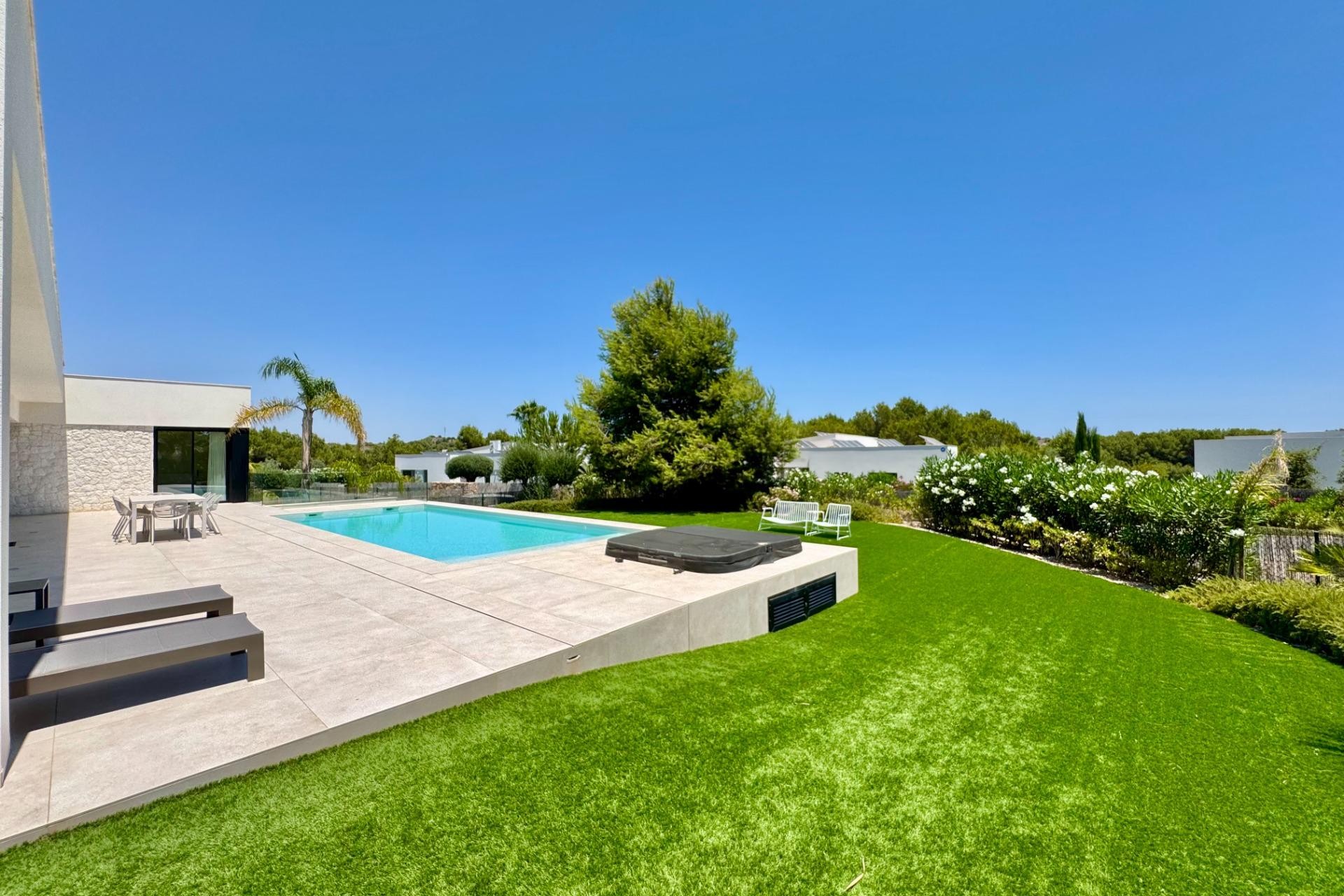 Resale - Villa -
Orihuela - Las Colinas Golf