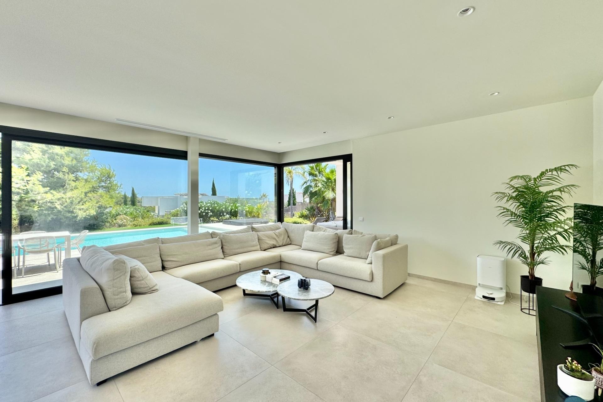 Resale - Villa -
Orihuela - Las Colinas Golf