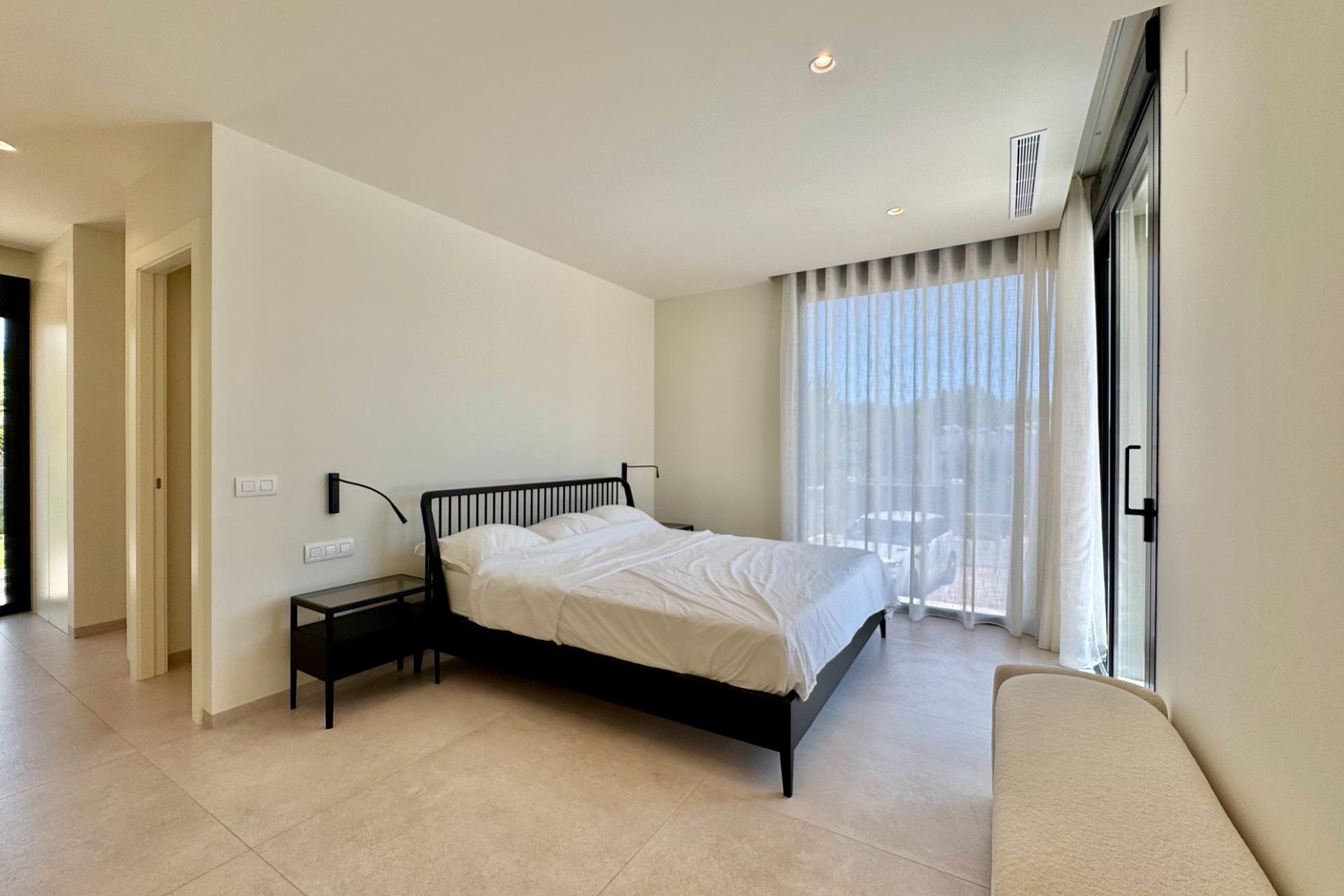 Resale - Villa -
Orihuela - Las Colinas Golf