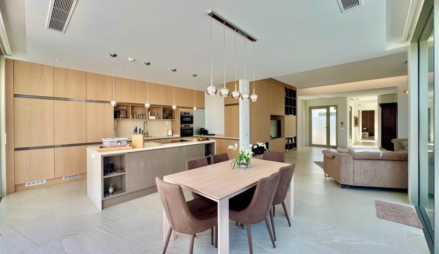 Resale - Villa -
Orihuela - Las Colinas Golf