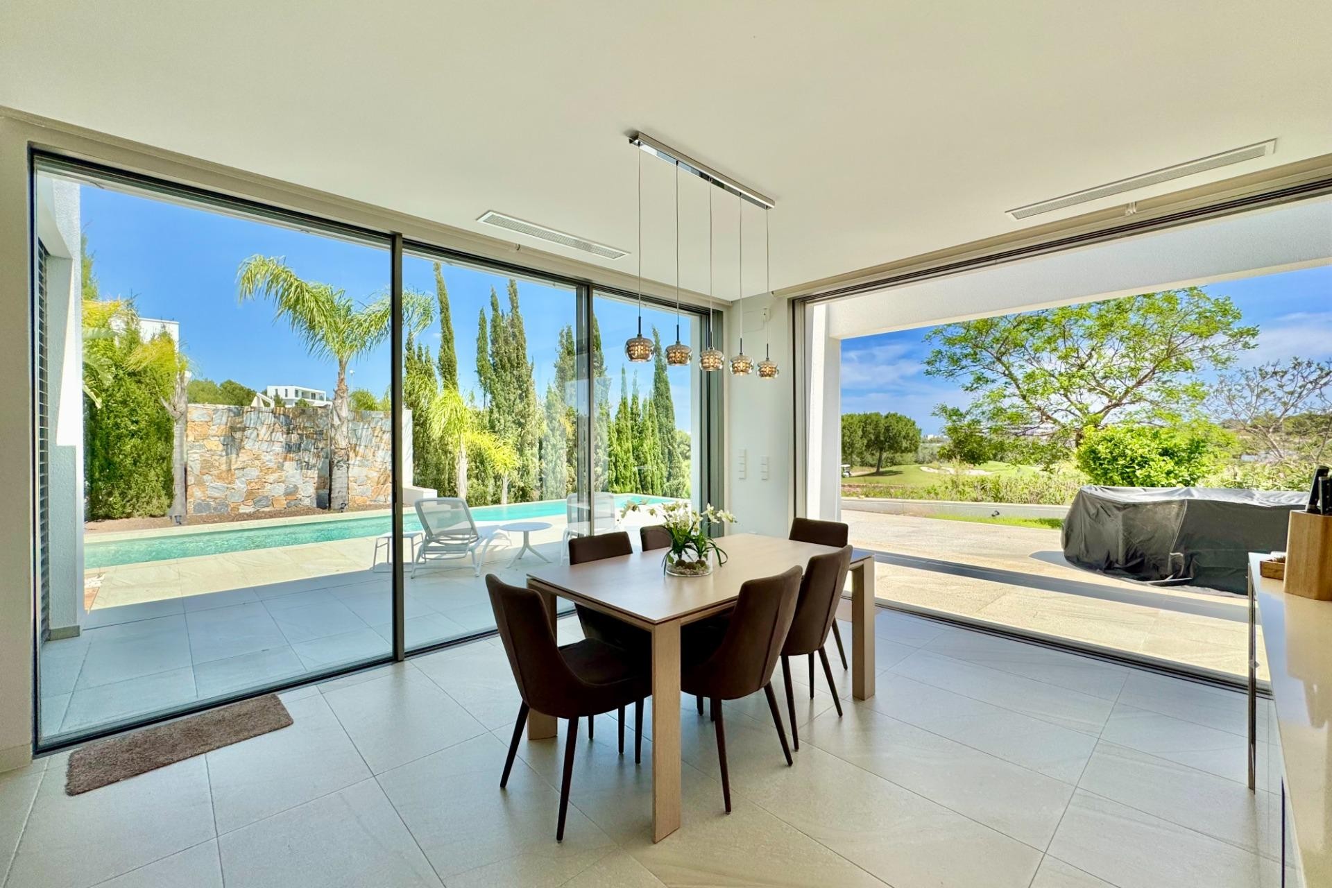Resale - Villa -
Orihuela - Las Colinas Golf