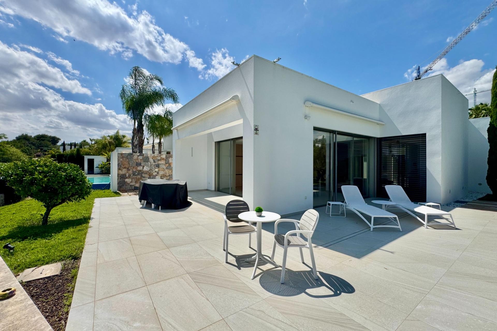 Resale - Villa -
Orihuela - Las Colinas Golf