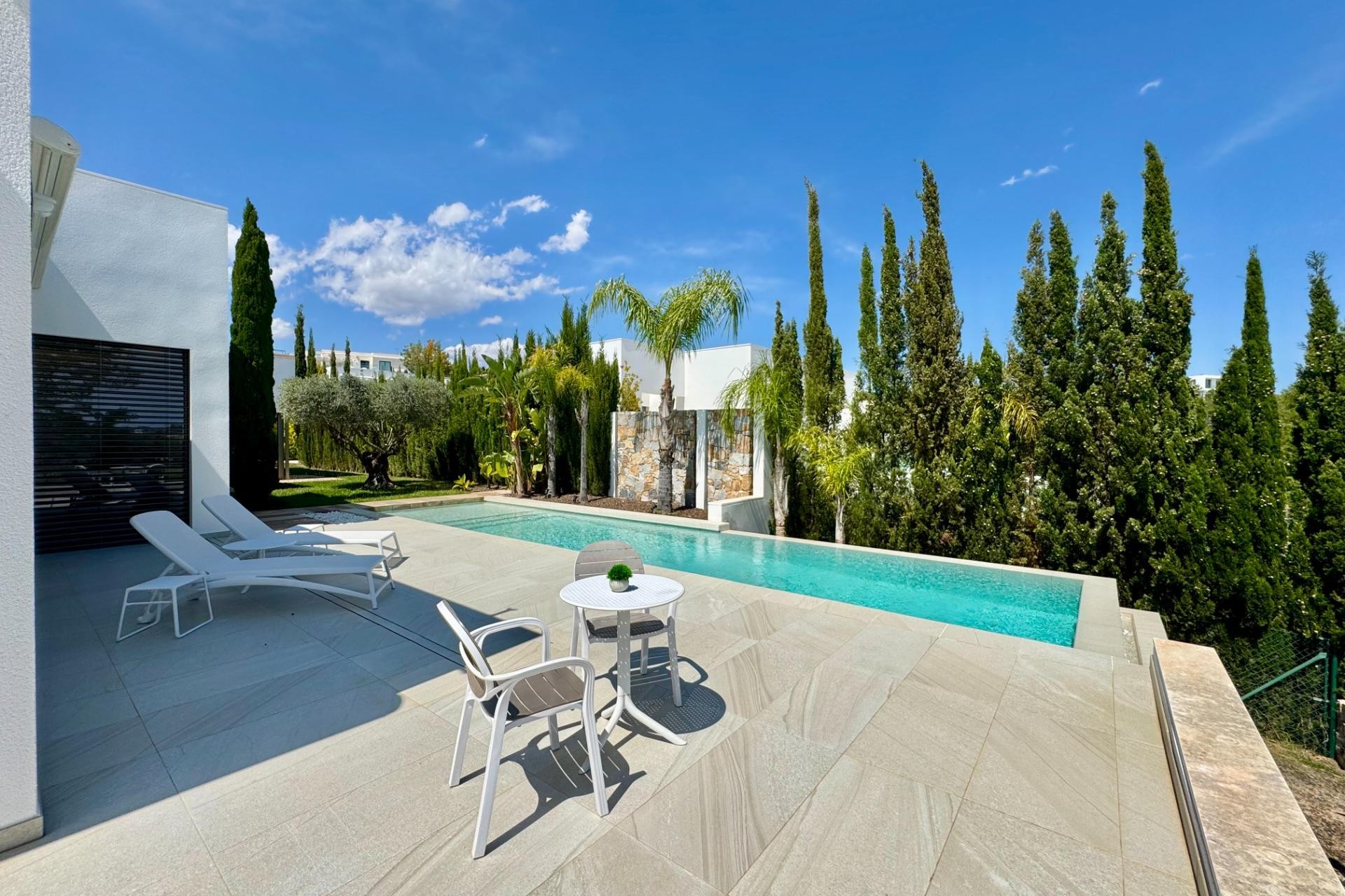Resale - Villa -
Orihuela - Las Colinas Golf