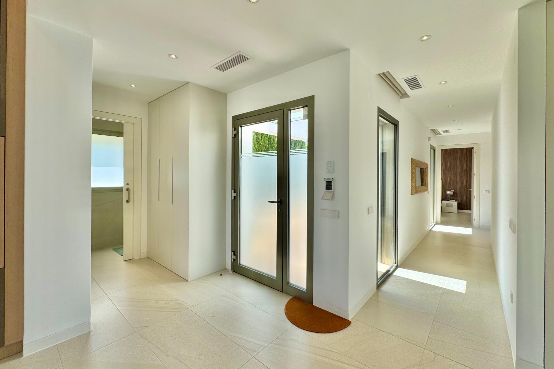 Resale - Villa -
Orihuela - Las Colinas Golf