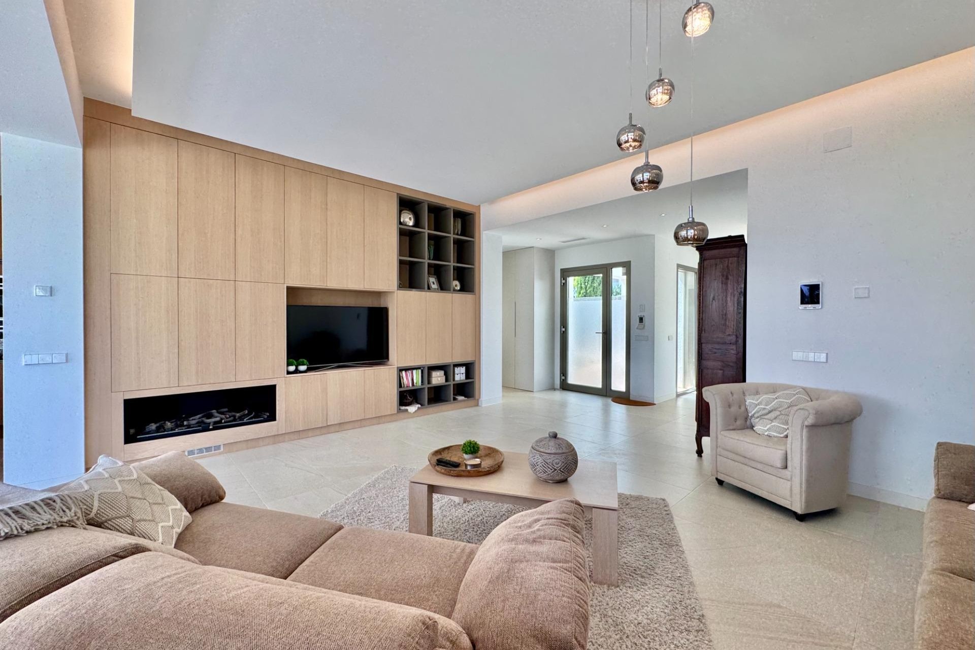 Resale - Villa -
Orihuela - Las Colinas Golf