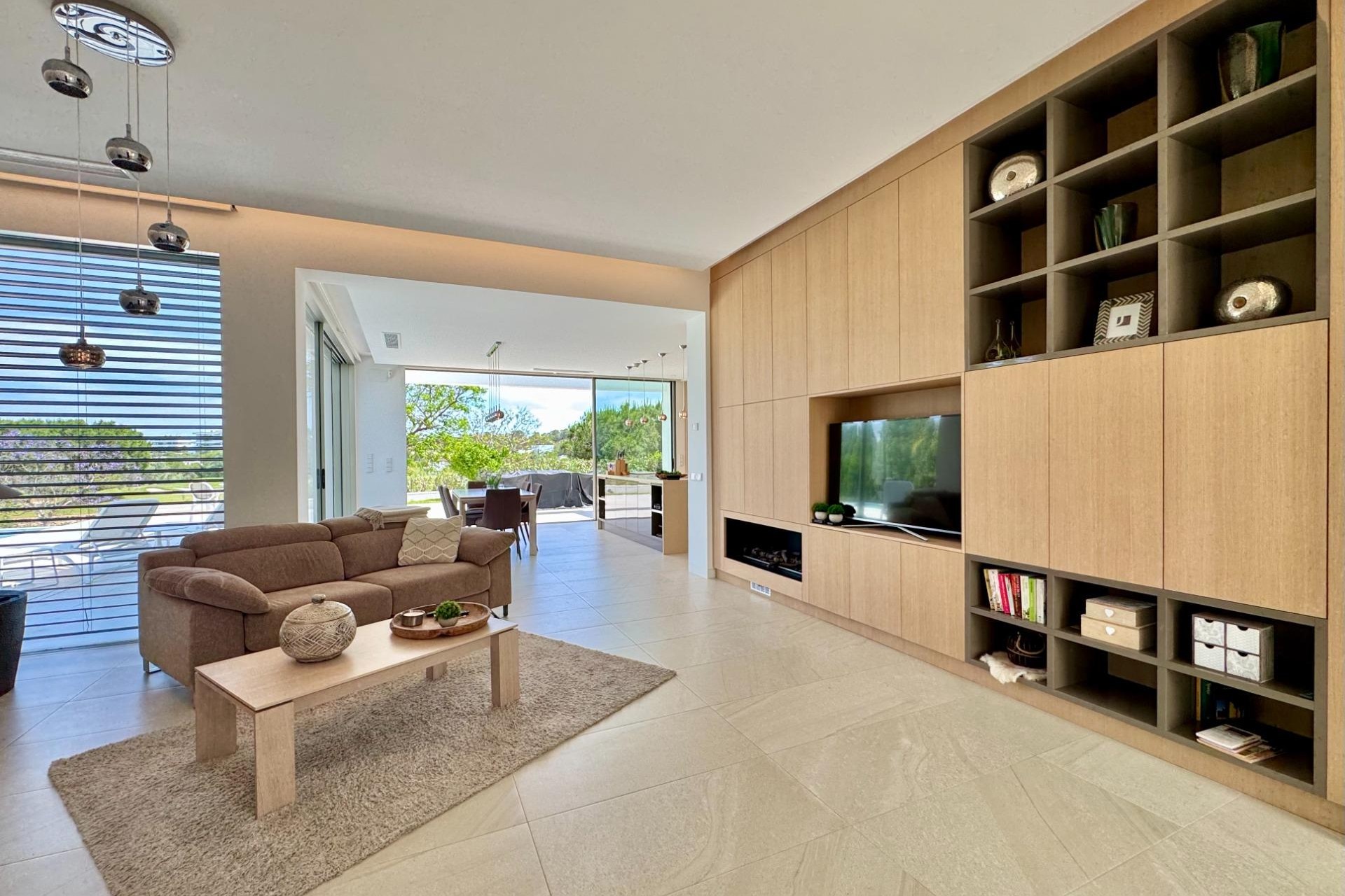 Resale - Villa -
Orihuela - Las Colinas Golf