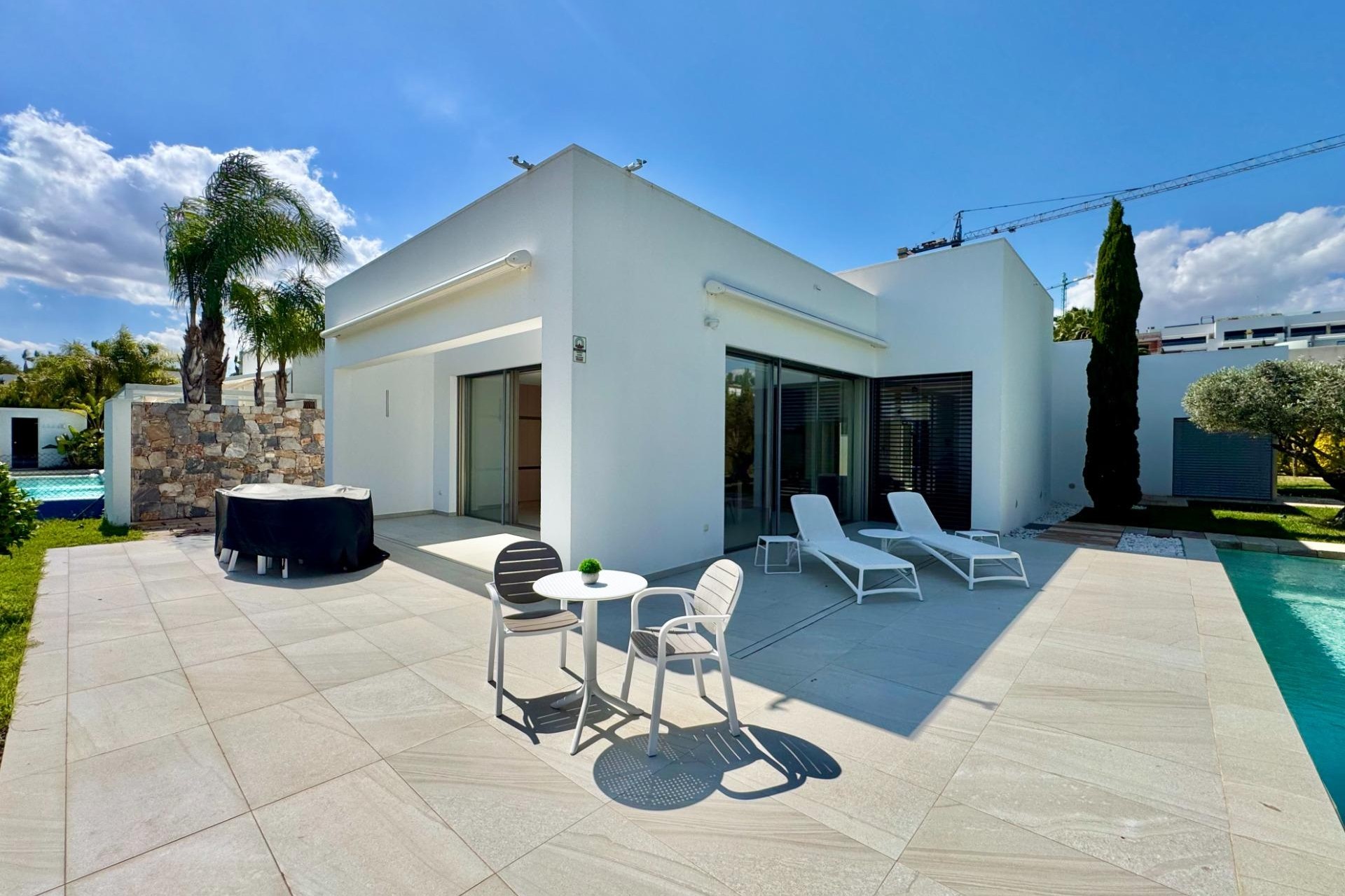 Resale - Villa -
Orihuela - Las Colinas Golf
