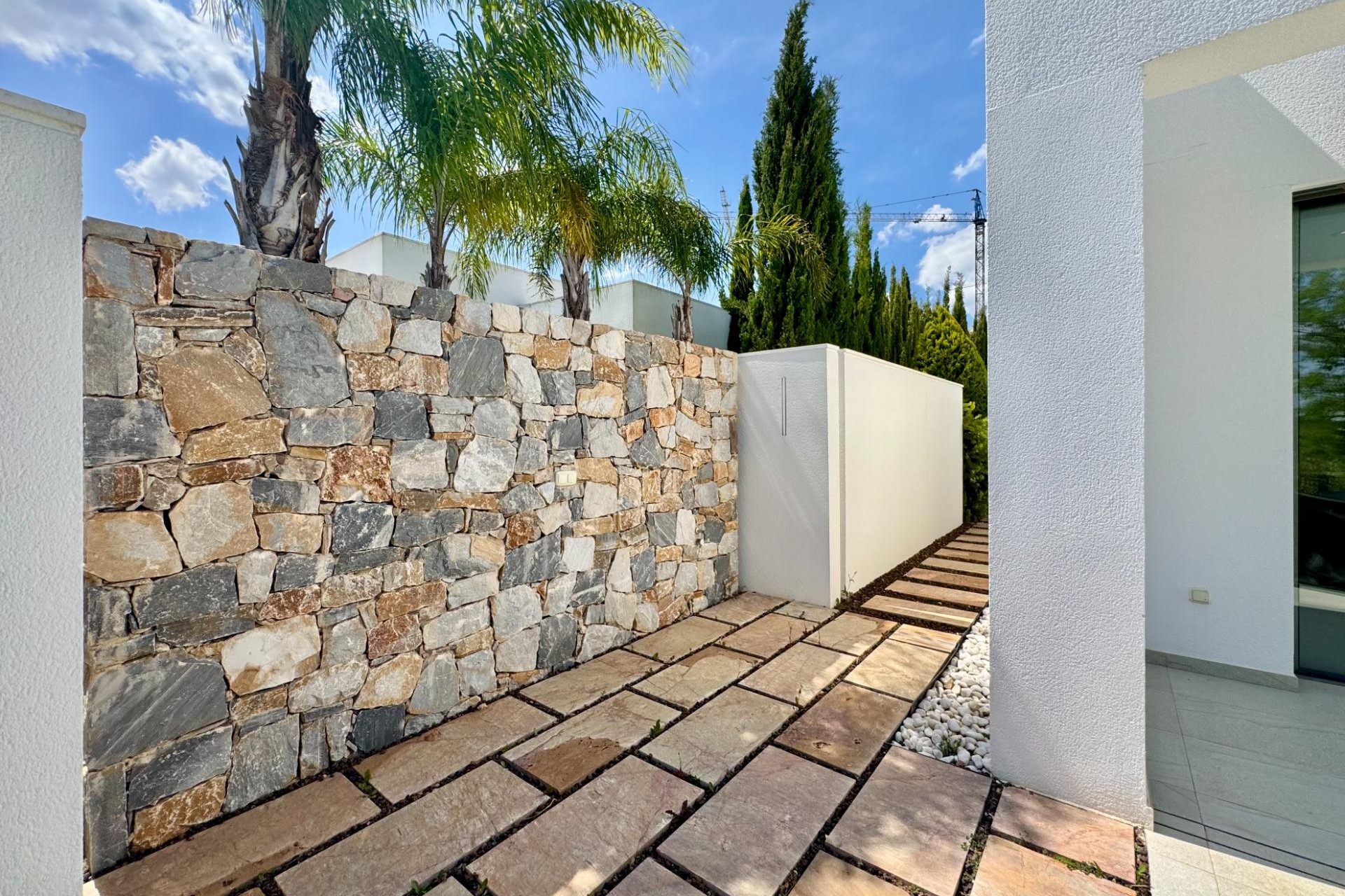 Resale - Villa -
Orihuela - Las Colinas Golf