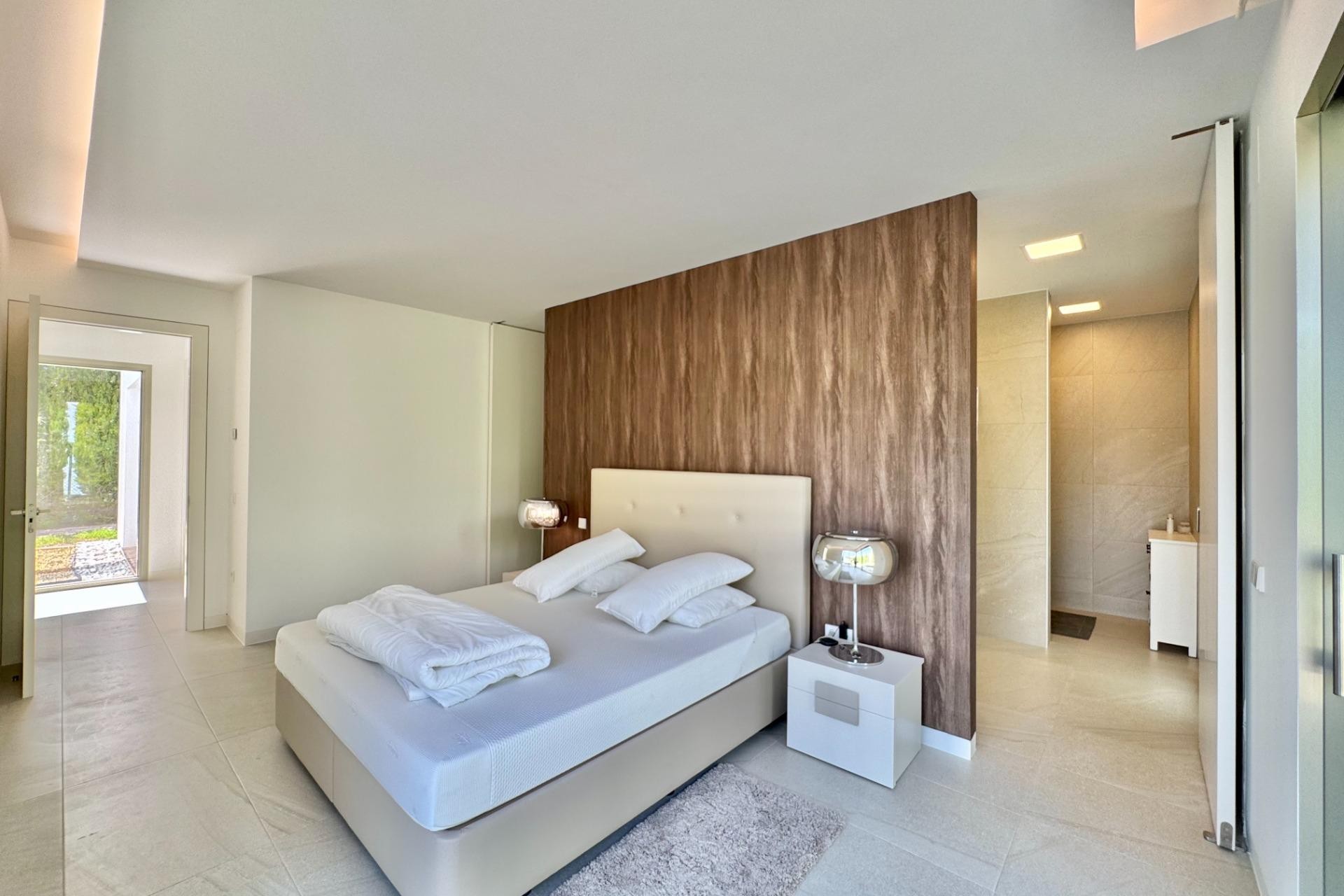 Resale - Villa -
Orihuela - Las Colinas Golf